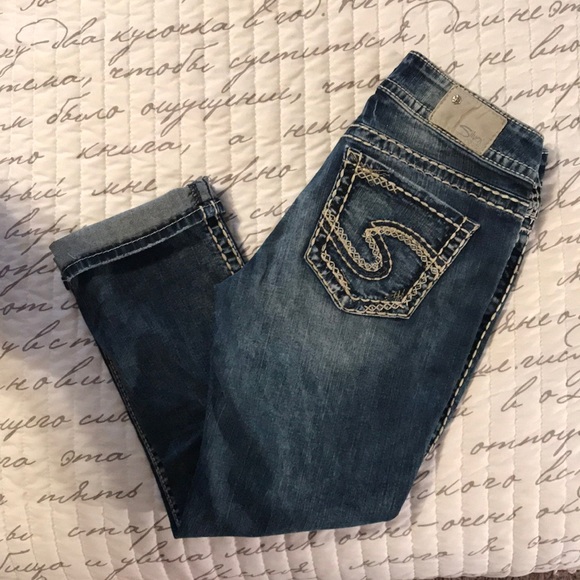 Beautiful Silver Jeans capris! - Picture 2 of 4